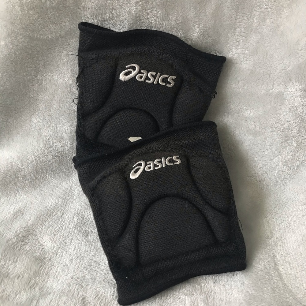 2/$10 ASICS volleyball knee protector Used